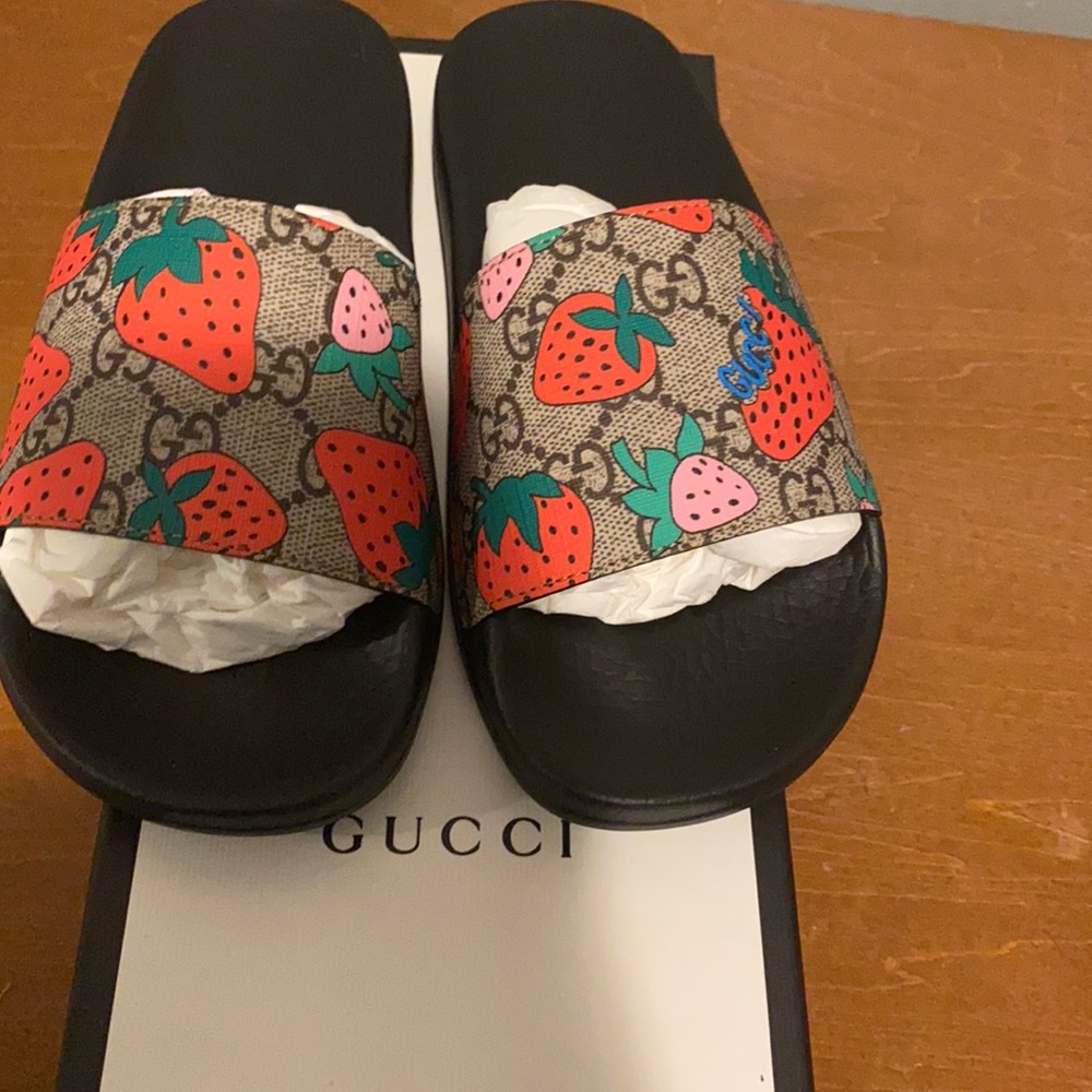 They are listed for $340 and the Gucci website w
